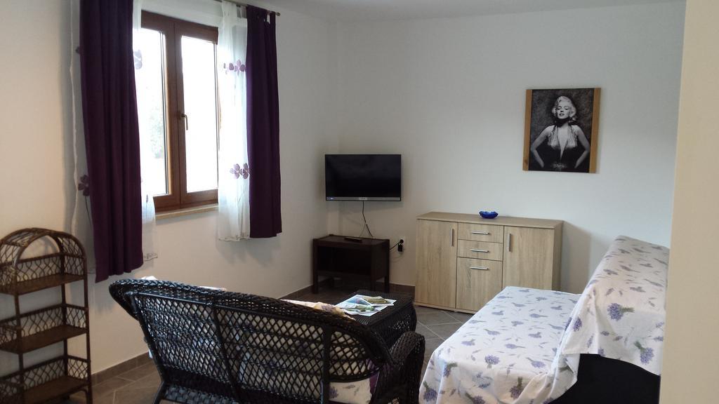 Abba Apartment Sveti Lovrec Pazenaticki Luaran gambar