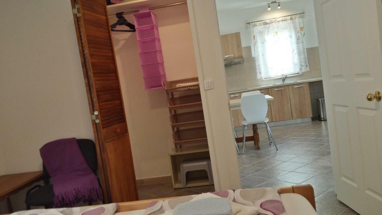 Abba Apartment Sveti Lovrec Pazenaticki Luaran gambar